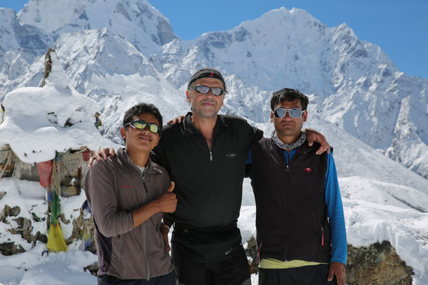 Traeger-Bernd-Nepal-Everest-Abenteurer-bei-Pass-Solo-Khumbu-Rueckweg-D789