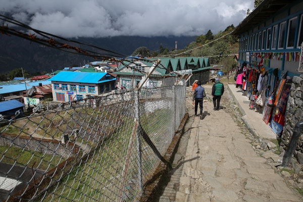 Abmarsch-Lukla-Everestgebiet-Nepal-C563