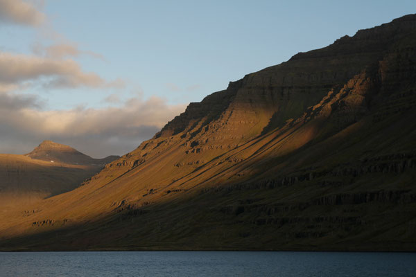 Seyðisfjörður-ISLAND-2-Tour-H462