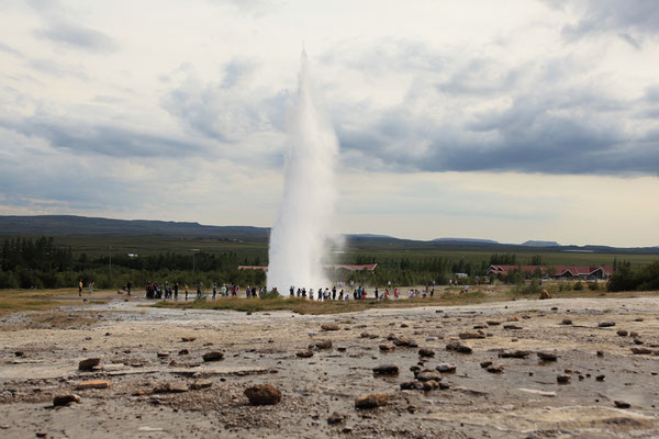 Ausbruch-Geysir-Strokkur-Unterwegs-ISLAND-3-1-Tour-G457