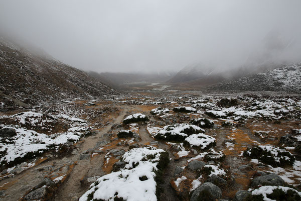 Nepal-Everest-Schnee-eingeschneit-Abbruch-D721