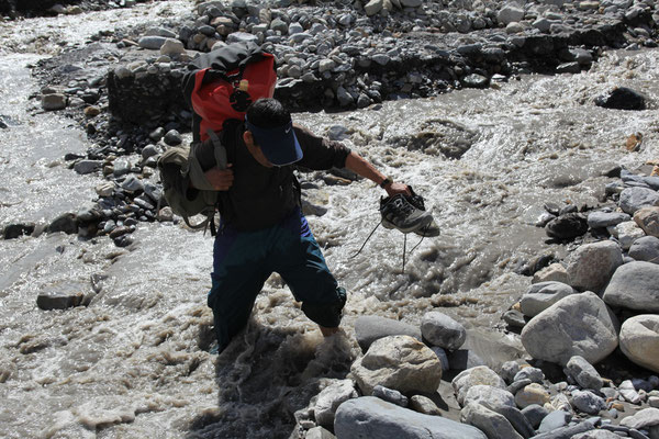 Fluss-Koenigreich-Upper-Mustang-Nepal-E423