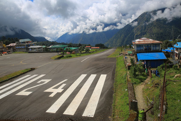 Airport-Lukla-Everestgebiet-Nepal-C558