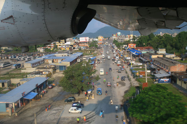 Anflug-Pokhara-Trekking-Tour-Mustang-Nepal-E892