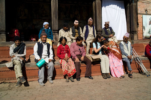 Spendenübergabe-soziales-Engagement-Juergen-Sedlmayr-Nepal17