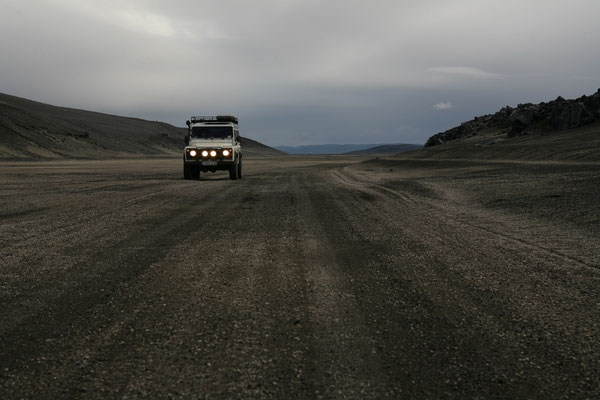 Island-unterwegs-im-Hochland-Land-Rover-Offroad-C097