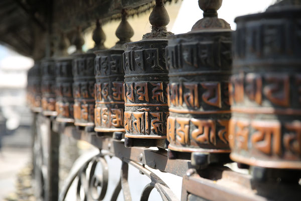 Gebetsmuehle-Tempel-Kloester-Buddhismus-Nepal-B600