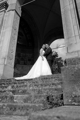SiegesdenkmalHochzeitsfotograf-Hochzeitsfotografie-Schwarz-Weiss-N066