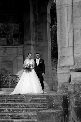 Treppe-Siegesdenkmal-Edenkoben-Hochzeitsfotografie-Hochzeitsbild-L668