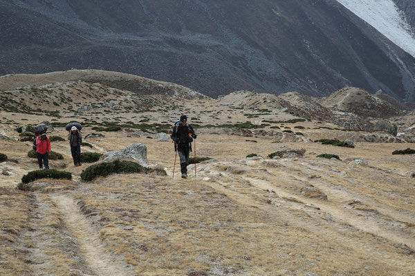 Everest-Schnee-Gruppe-Reisefotograf-Juergen-Sedlmayr-D664