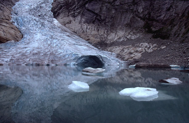 Briksdalsbreen-Gletscher-Norwegen-Tour-H845