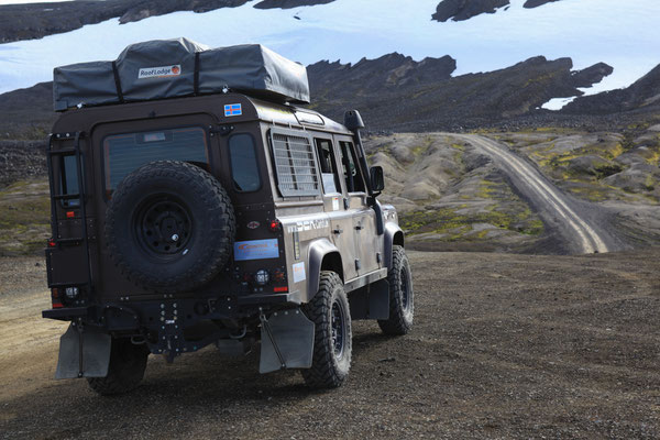 Land-Rover-Snæfellsjökull-Unterwegs-ISLAND-3-2-G521