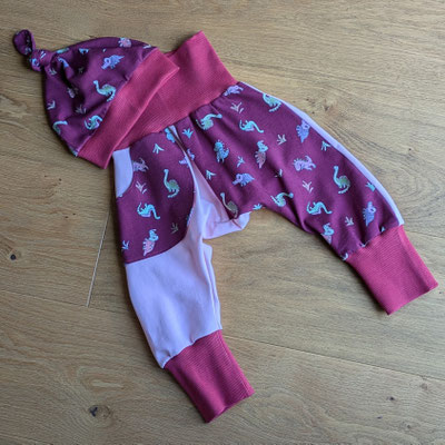 Minisaurier rosa, Größe 2, Mütze zzgl. 10 Euro