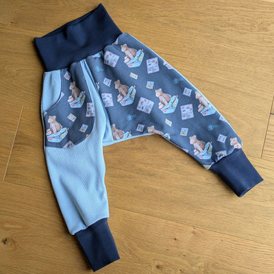Bär auf großer Reise, Größe 3, Cord-Jersey 28 €