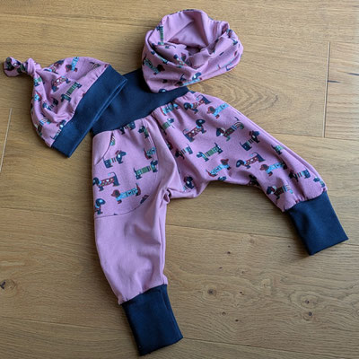 Hundespaziergang, Größe 2, Mütze oder Loop zzgl. je 8 Euro