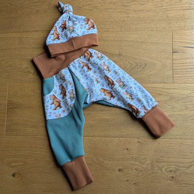 Bärenfamilie, Größe 2 aus Cord-Jersey, 25 €, Mütze zzgl. 10 €