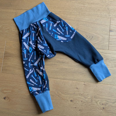 Werkzeug auf blau, Größe 3, Jeans-Jersey, 28 €