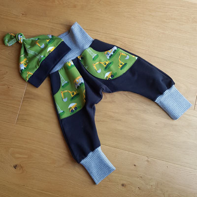 Baufahrzeuge, Wintersweat, Größe 2, 25 €, Mütze zzgl. 8 Euro