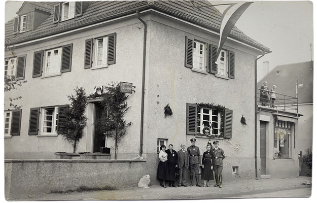 White Spitz with his people from Red Cross in Neckarsulm
