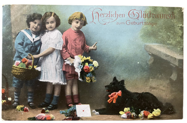 Postkarte von 1915: Kinder mit schwarzem Großspitz