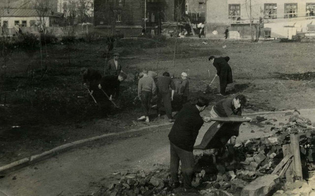 И вот начались субботники…