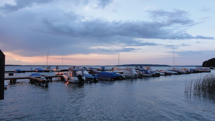 Marina ZWEI SEEN © Naturcamping Zwei Seen am Plauer See/MV . https://www.zweiseen.de