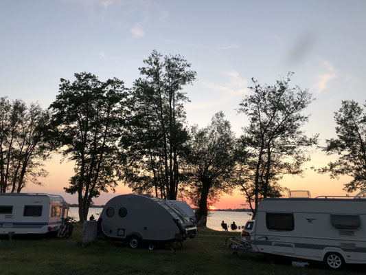 Seeplatz 1. Reihe - 233, 234 © Naturcamping Zwei Seen am Plauer See/MV - www.zweiseen.de