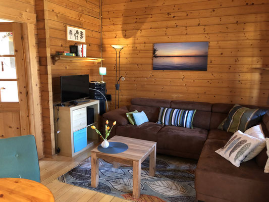 Blockhaus Typ A - Komfort: mit großem L-Sofa