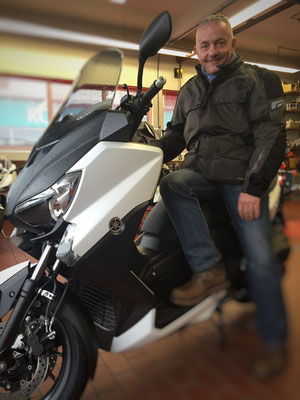 04.03.2016: Ralph Baumann aus Eimeldingen mit seinem neuen YAMAHA  X-Max 400 ABS