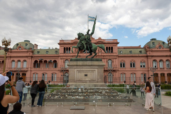 Reiterstandbild am Plaza de Mayo