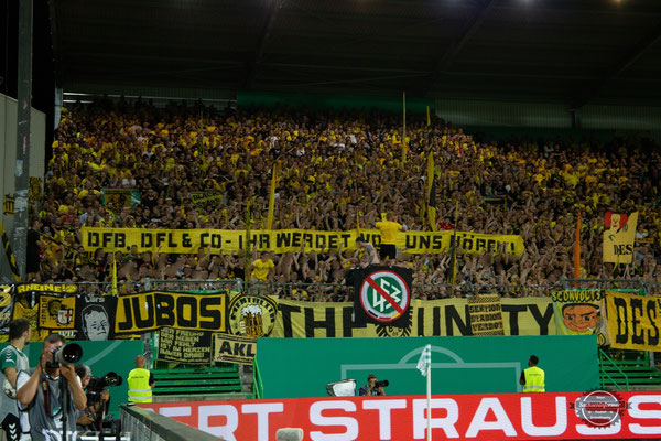 SpVgg Greuther Fürth vs. Borussia Dortmund - Sportpark Ronhof