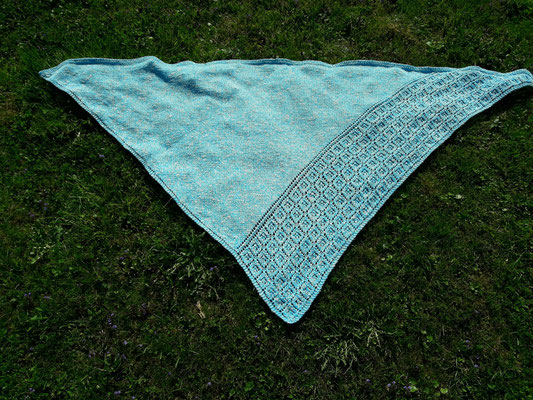 verfügbar, 100cm x 180cm, gestrickt aus Baumwollgarn mit Leinenanteil