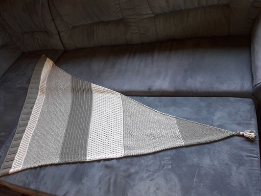 unverkäuflich, 80cm x 180cm, gestrickt aus Baumwollbändchengarn