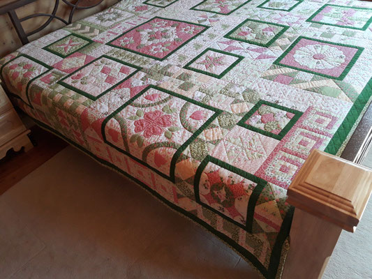Quilt "Nostalgie", maschingenäht, handgequiltet, gefüttert mit Polyesterflies, Größe ca.210 cm x 245 cm
