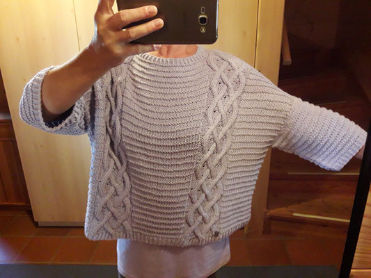 unverkäuflich, sogenannter "Boxy" Pulli, kurz und weit