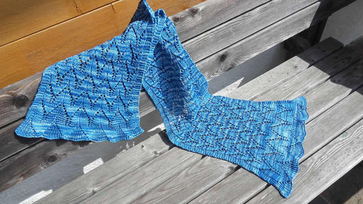 verfügbar, 30 cm x 140cm, gestrickt aus Baumwollgarn
