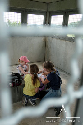 Ein Eintrag in das Gästebuch für Kinder im Turmraum.