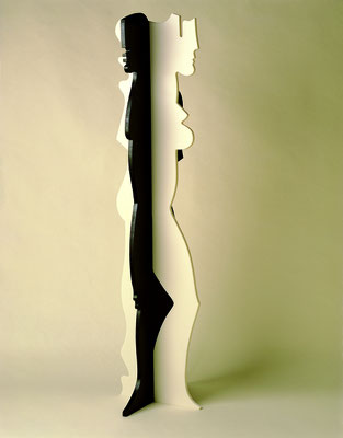 Ermafrodite, 1980, multistrato marino e Corian ritagliato a pantografo, cm 121x41x32. Collezione Privata.
