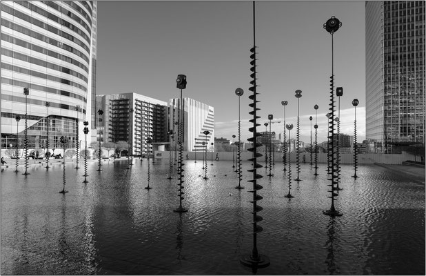 Il modernissimo quartiere La Défense - © Massimo Vespignani