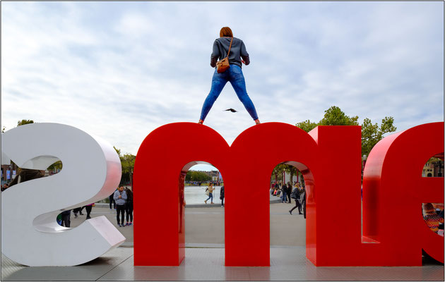 Amsterdam: le lettere che compongono l'iconica scritta "I Amsterdam" nel Museum Quarter - © Massimo Vespignani