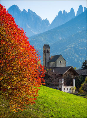 I colori autunnali in Val di Funes - © Massimo Vespignani