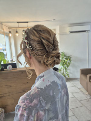 Festliche Frisur bei Coiffeur da Laura in der Nähe von Uster. 