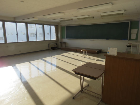 201教室