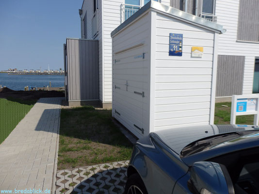 Ferienhaus Bredablick - Parkplatz, Fahrradschuppen, Hauseingang