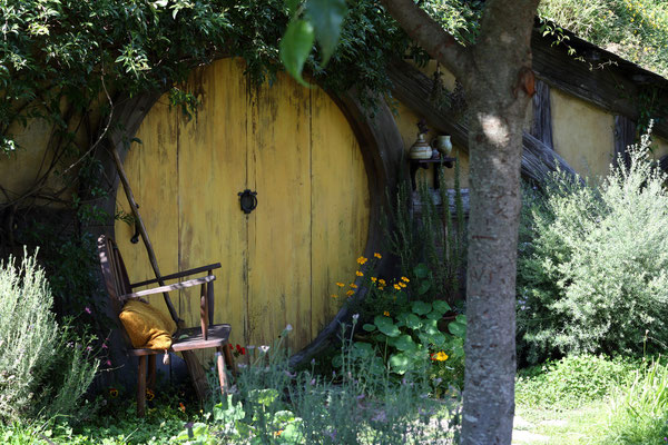 Hobbiton Movie Set