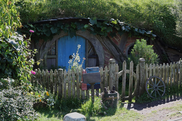 Hobbiton Movie Set