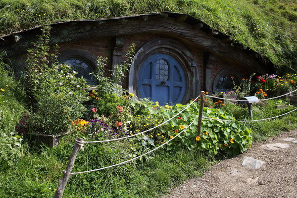 Hobbiton Movie Set