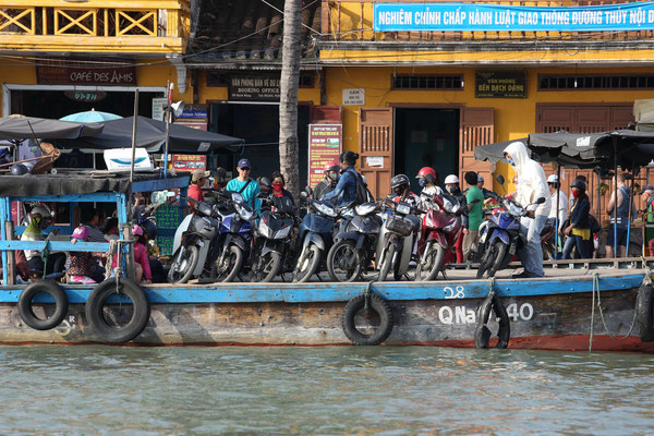 Fähre in Hoi An