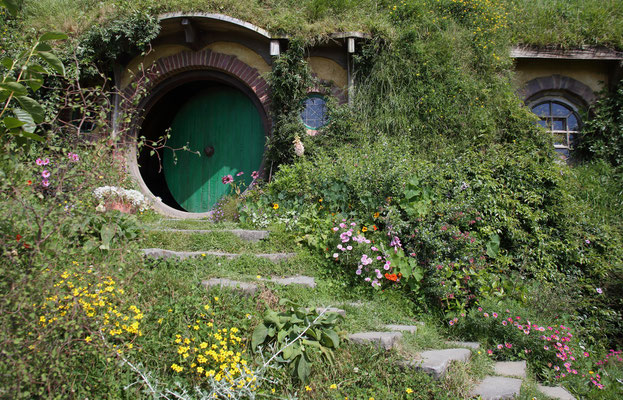 Hobbiton Movie Set