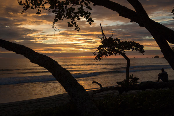 Abends am Strand von Quepos